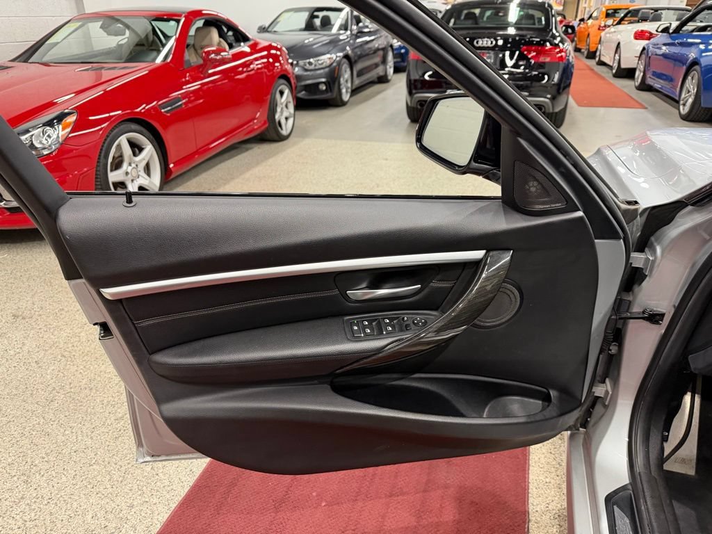 Used 2017 BMW 340i xDrive Sedan AWD/4WD image 24