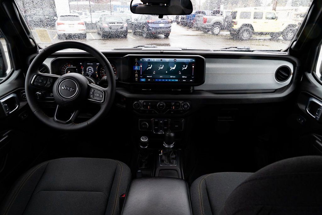 Used 2024 Jeep Gladiator Sport image 8