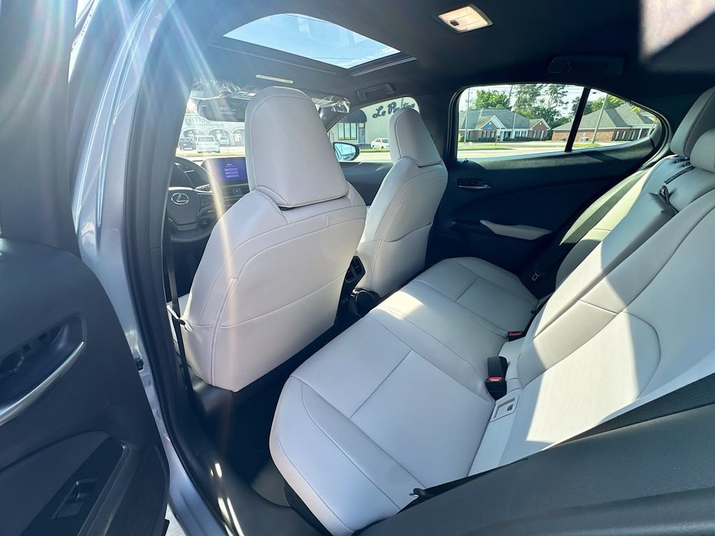 New 2026 Lexus UX 300h FWD image 32