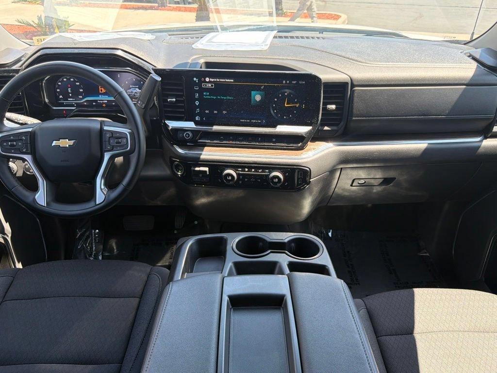 Used 2025 Chevrolet Silverado 1500 LT AWD/4WD image 31