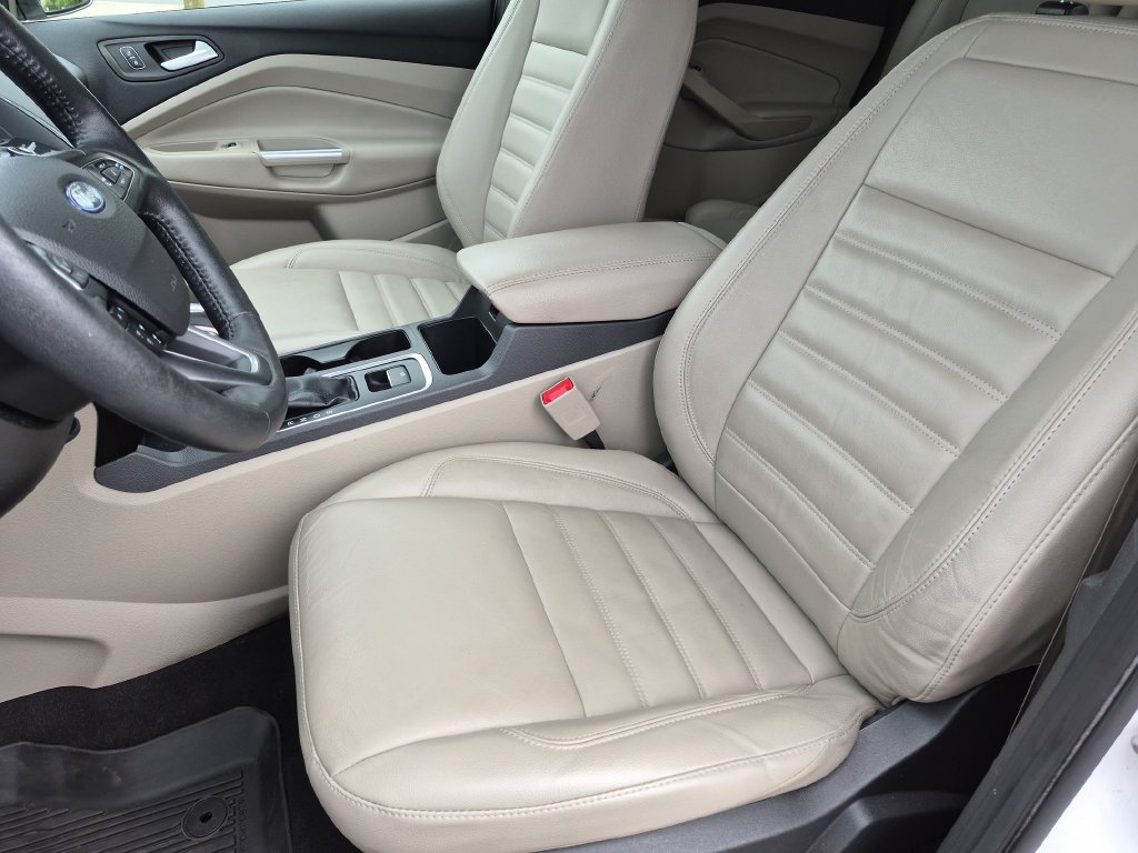 Used 2018 Ford Escape Titanium w/ Ford Safe & Smart Package FWD image 12