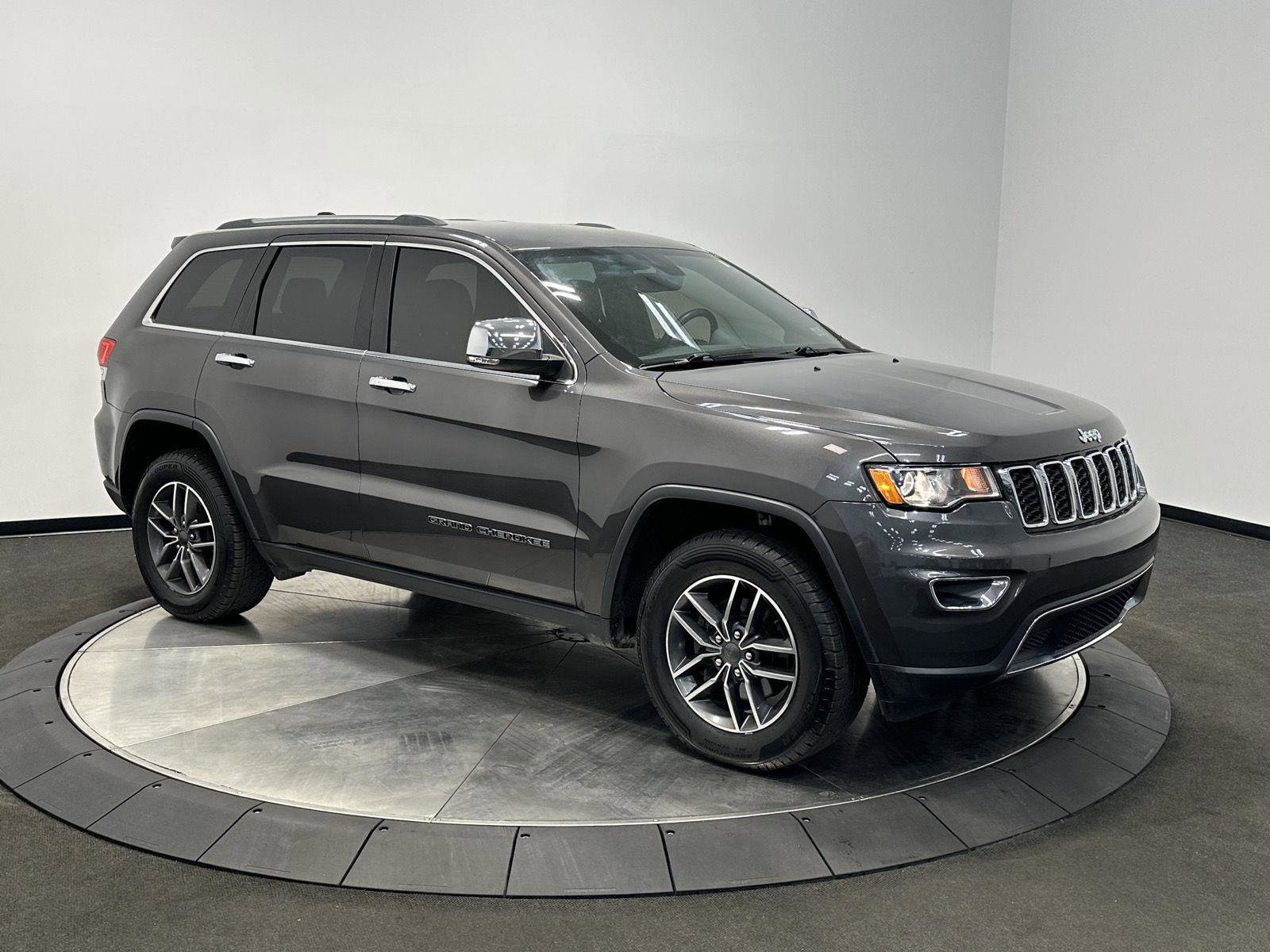 Used 2019 Jeep Grand Cherokee Limited w/ Trailer Tow Group IV AWD/4WD image 2