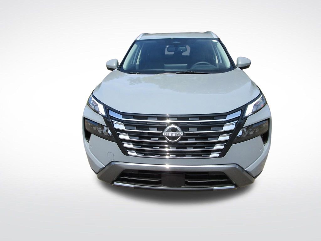 Used 2025 Nissan Rogue SL AWD/4WD image 4