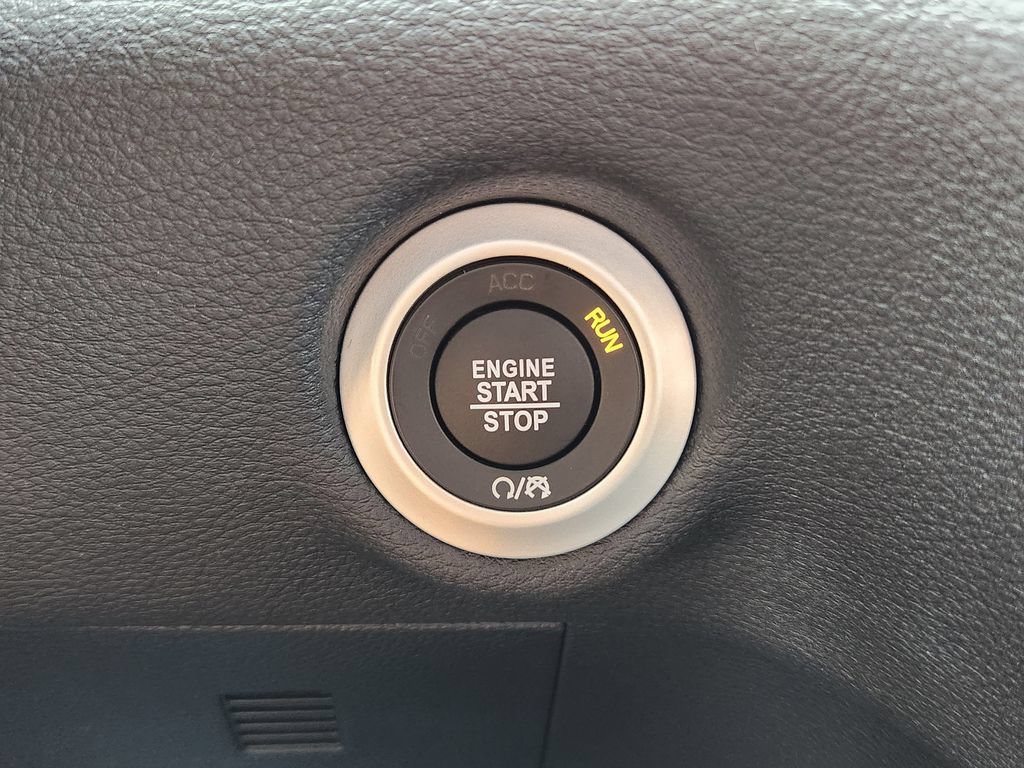 New 2026 Chrysler Pacifica Select FWD image 28