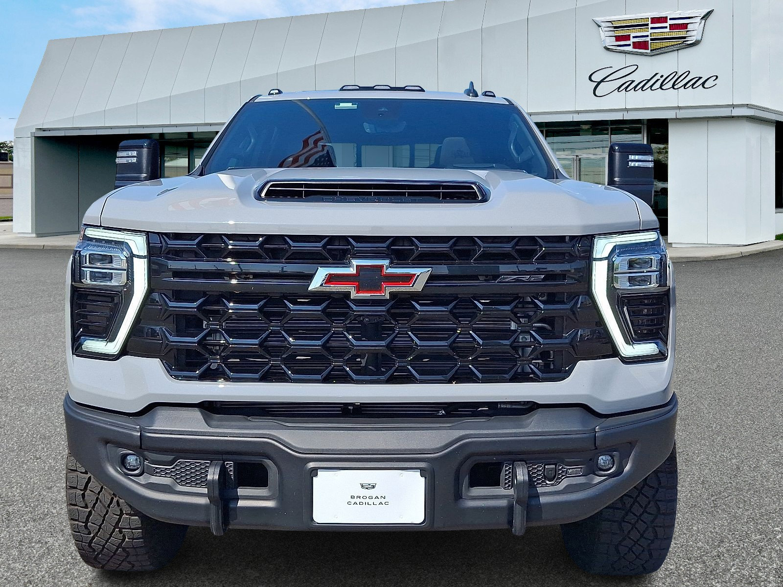 Used 2024 Chevrolet Silverado 2500 ZR2 w/ ZR2 Bison Edition image 2