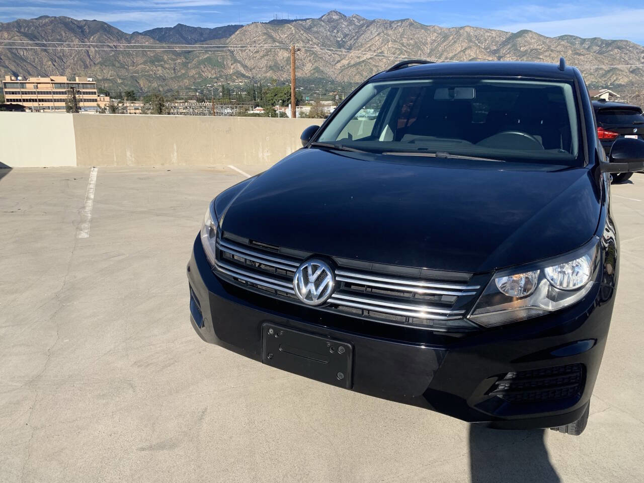 Used 2015 Volkswagen Tiguan S image 3