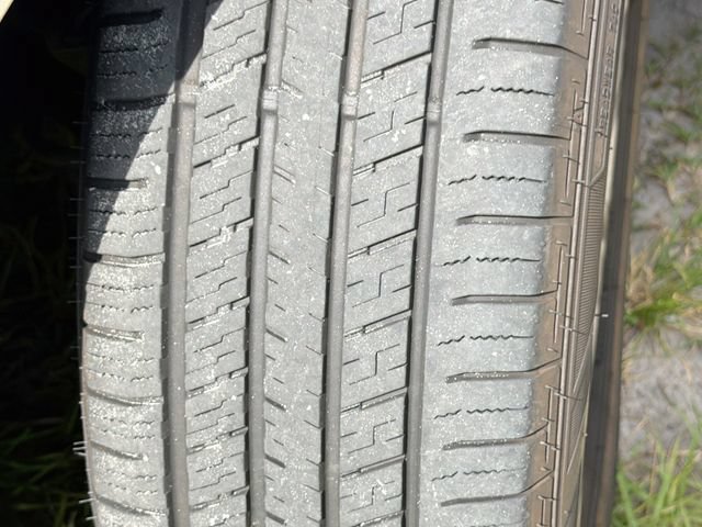 Used 2014 Chrysler Town & Country Touring-L FWD image 16
