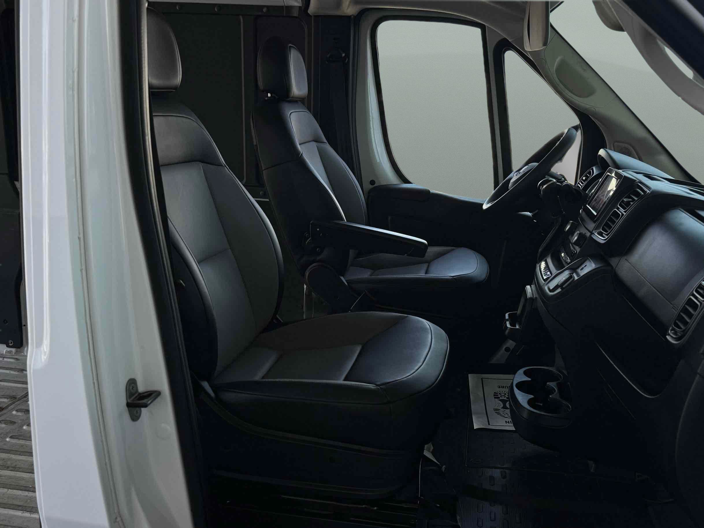 Used 2025 RAM ProMaster 2500 w/ Convenience Group FWD image 16