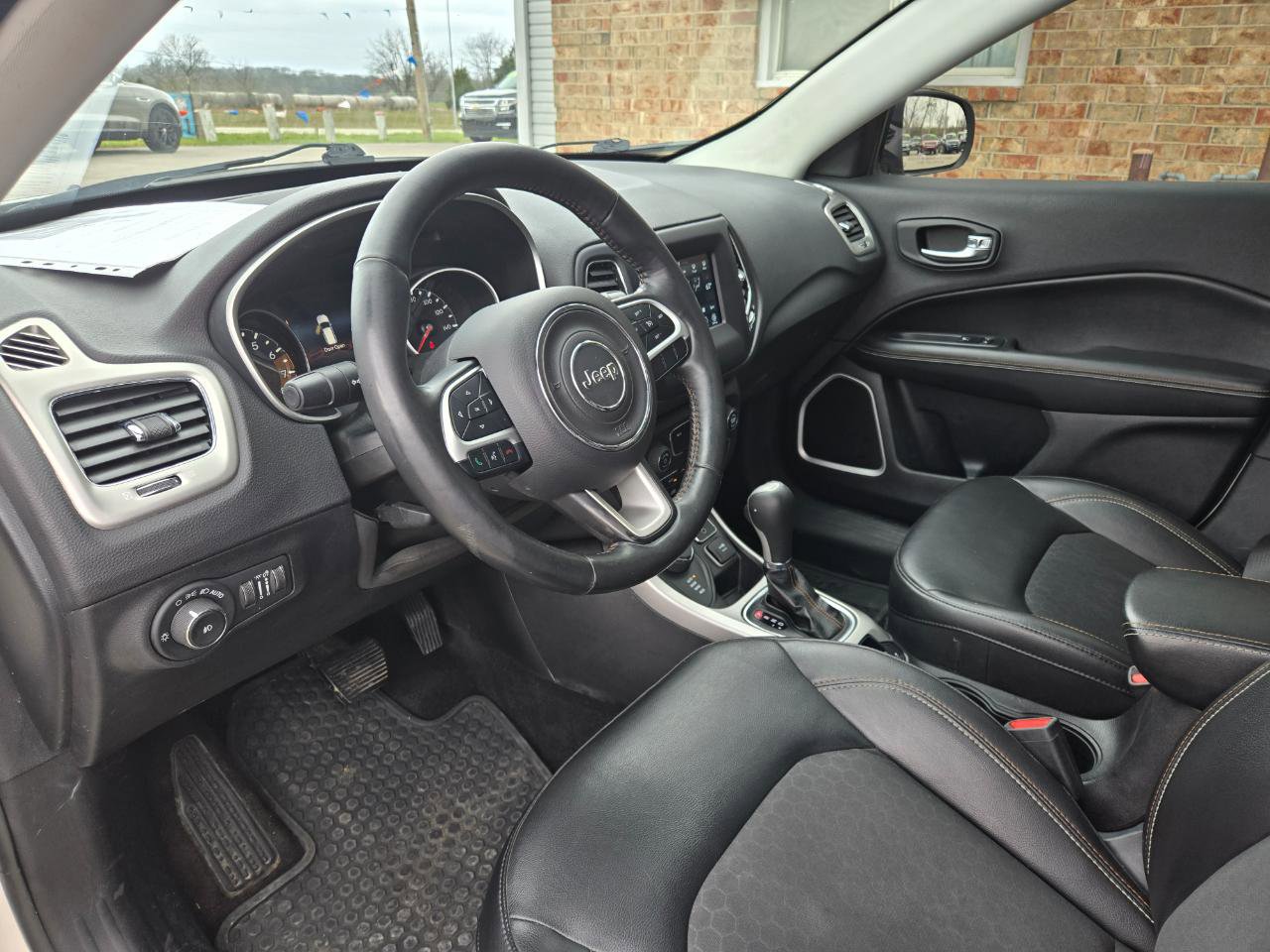 Used 2019 Jeep Compass Latitude w/ Popular Equipment Group image 18