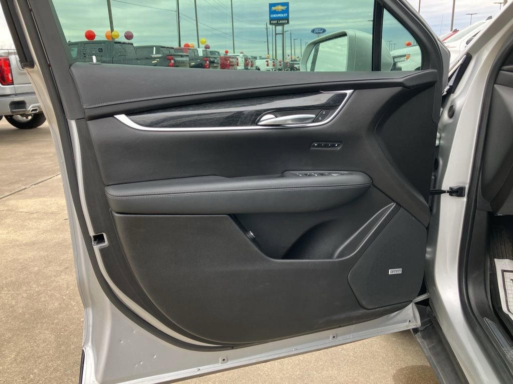 Used 2020 Cadillac XT5 Premium Luxury w/ LPO, Floor Liner Package image 23