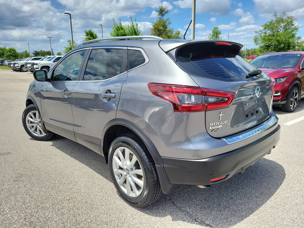 Used 2021 Nissan Rogue Sport SV FWD image 3
