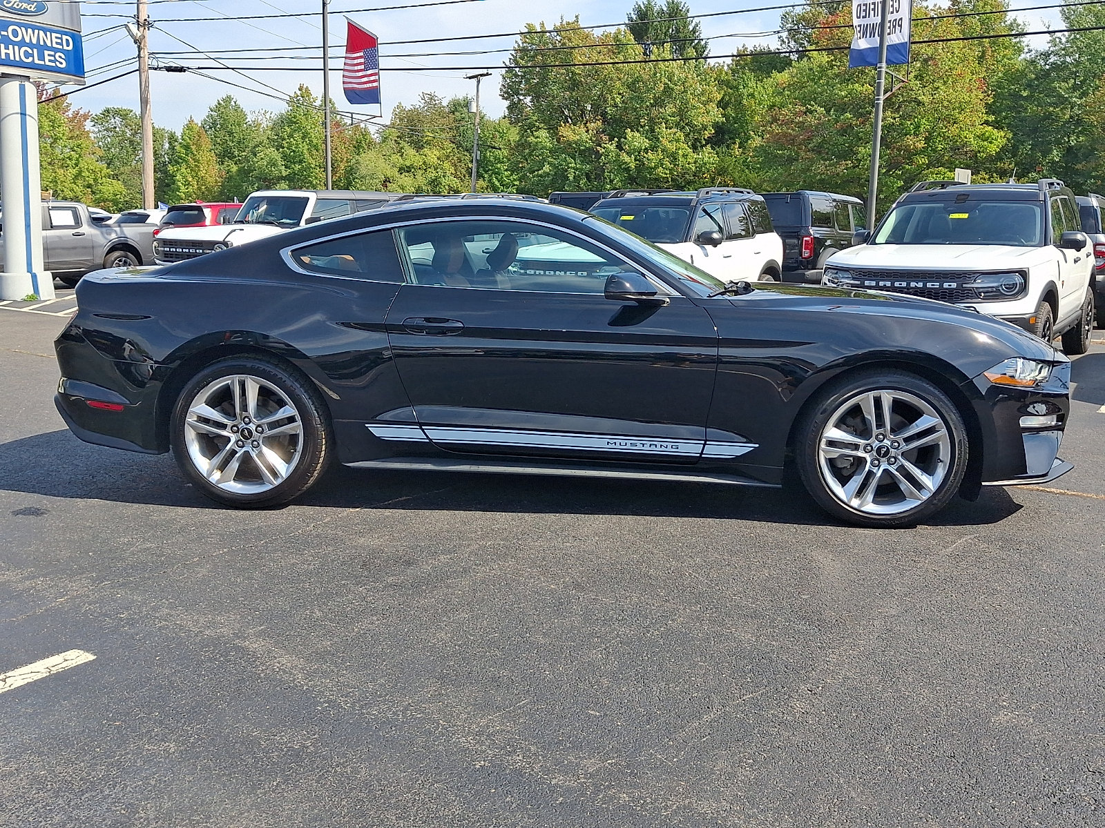 Used 2018 Ford Mustang Premium w/ Pony Package RWD image 8