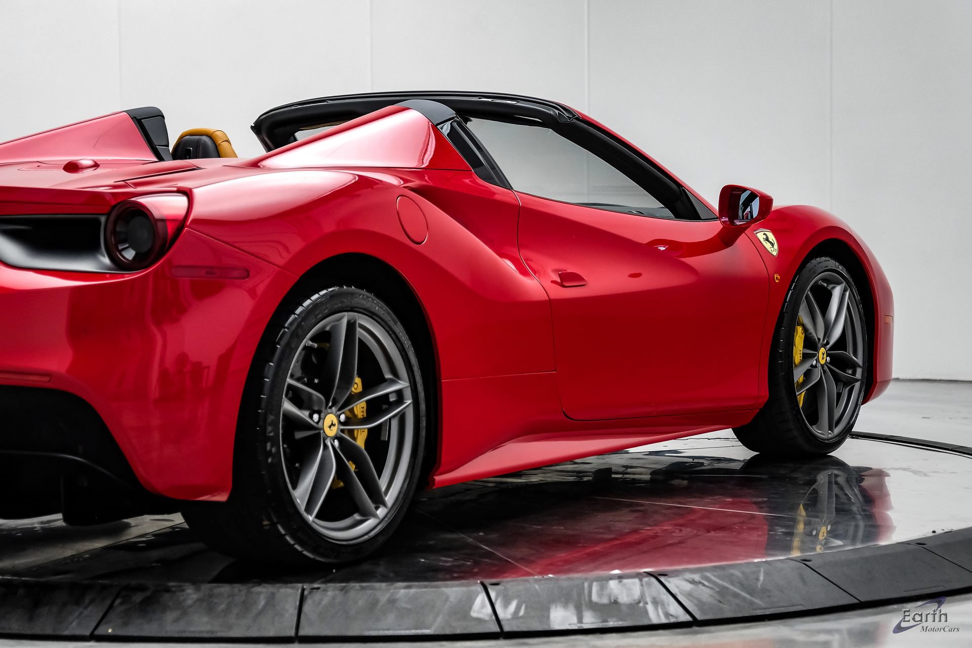 Used 2018 Ferrari 488 Spider RWD image 24