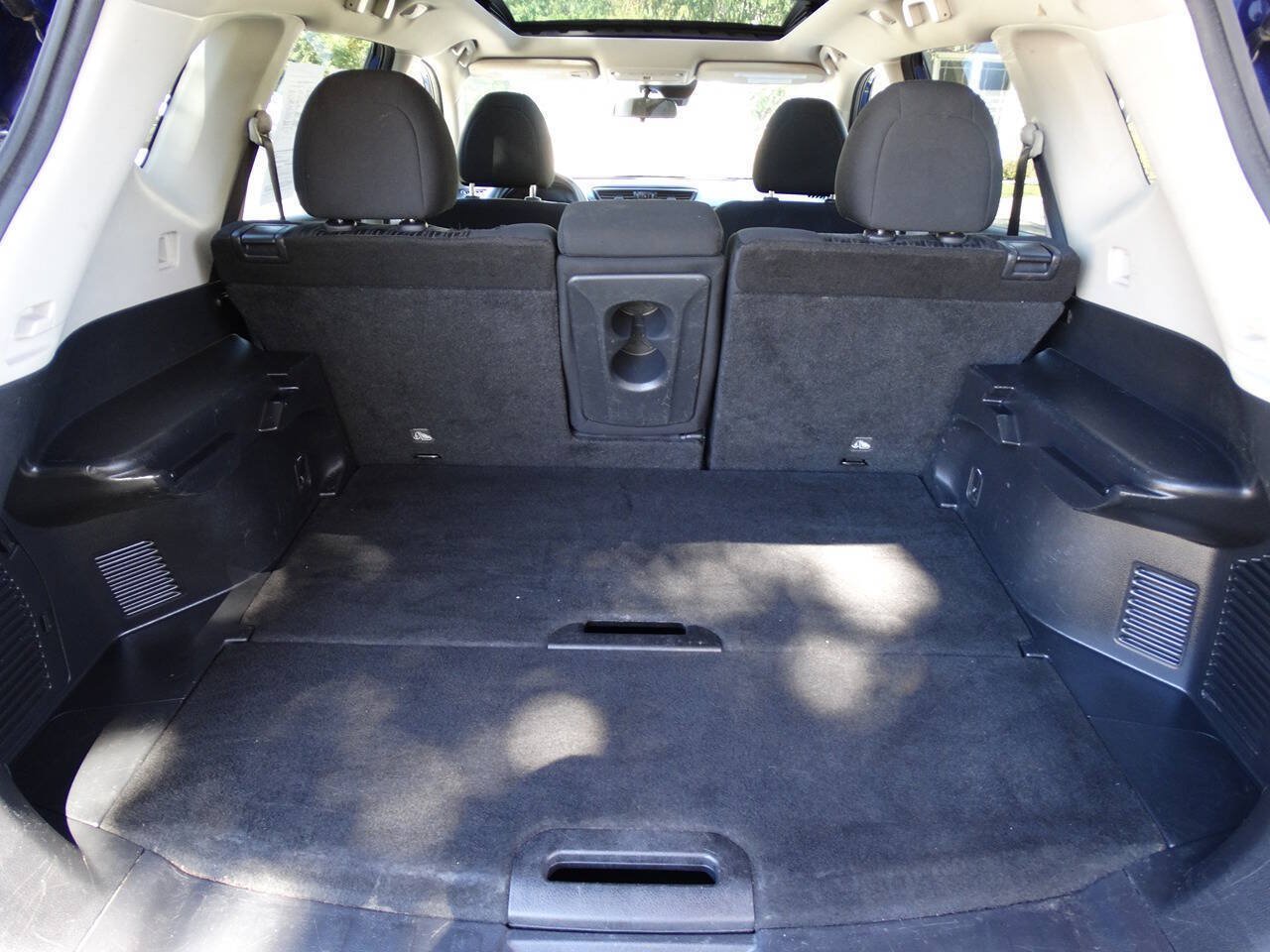 Used 2020 Nissan Rogue AWD w/ SV Moonroof Package image 37