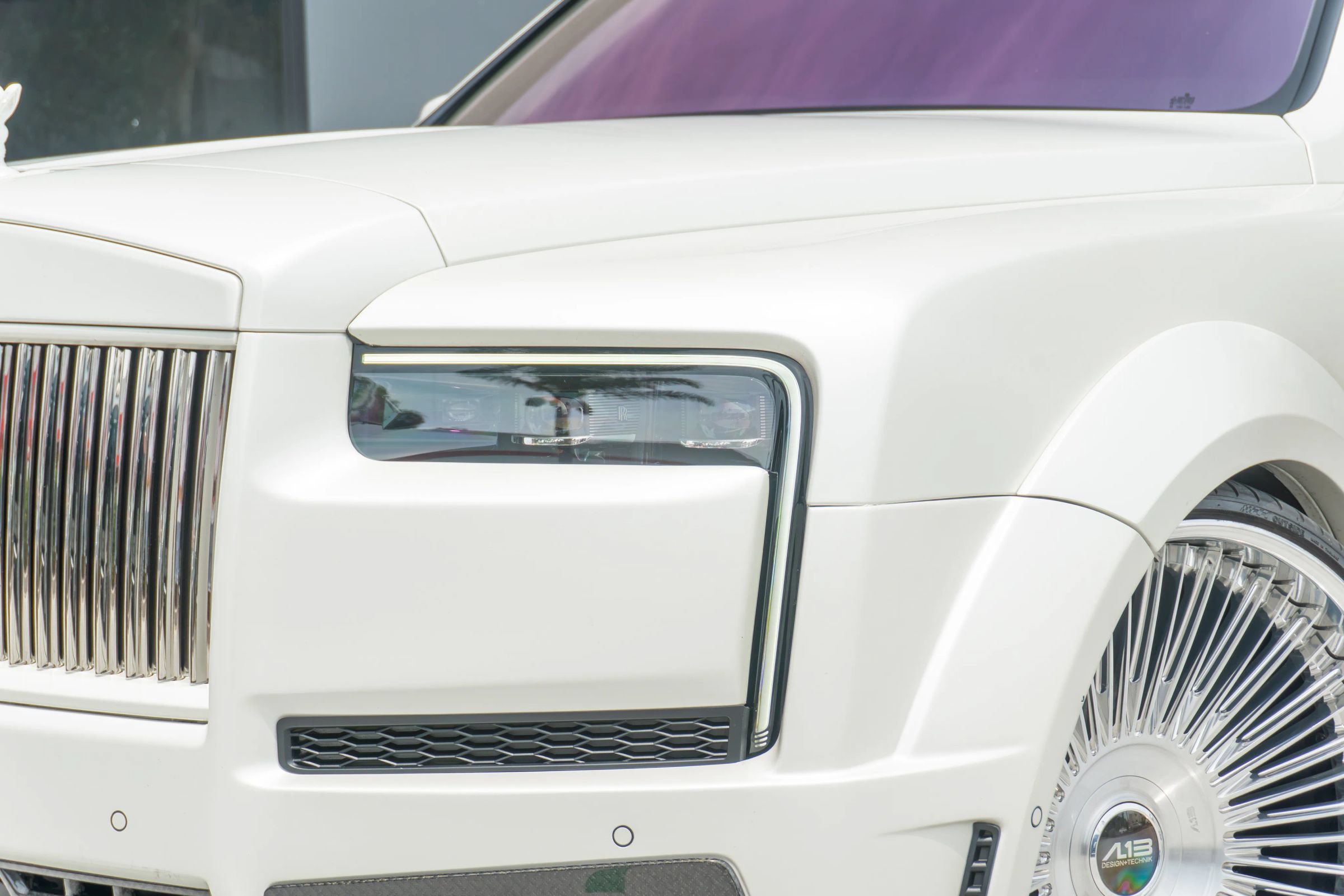 Used 2025 Rolls-Royce Cullinan AWD/4WD image 26