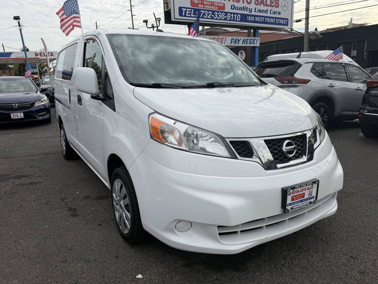 Used 2020 Nissan NV200 SV w/ Sliding Glass Door Package FWD image 2