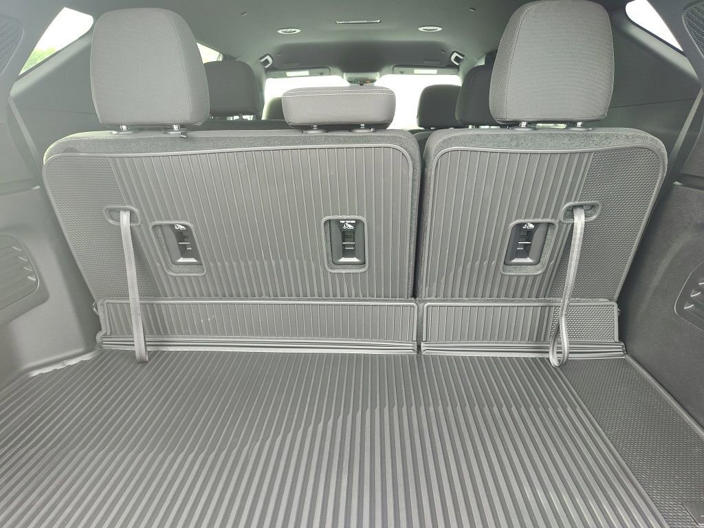 New 2026 Chevrolet Traverse LT w/ LPO, Floor Liner Package image 16