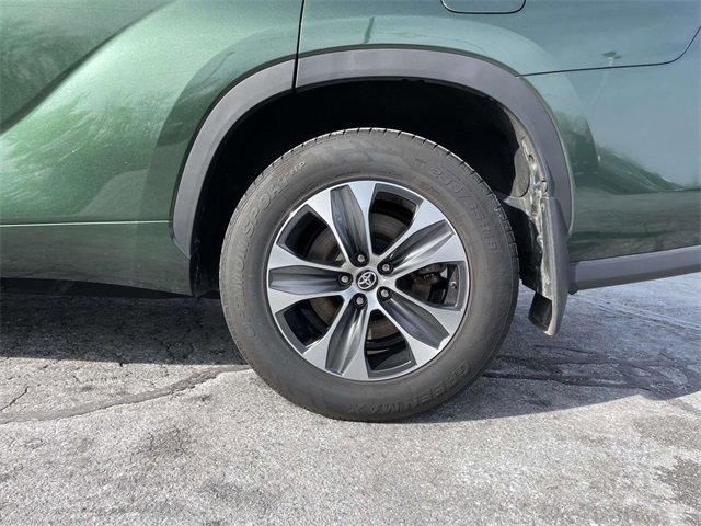 Used 2024 Toyota Highlander XLE image 9