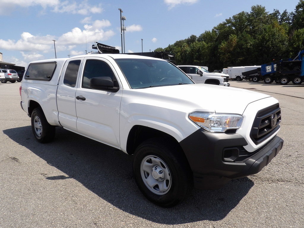 Used 2023 Toyota Tacoma SR RWD image 10