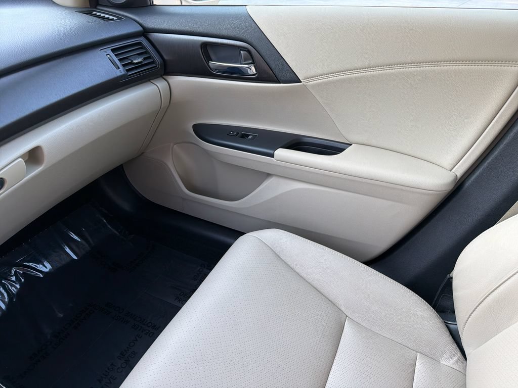Used 2015 Honda Accord EX-L image 31