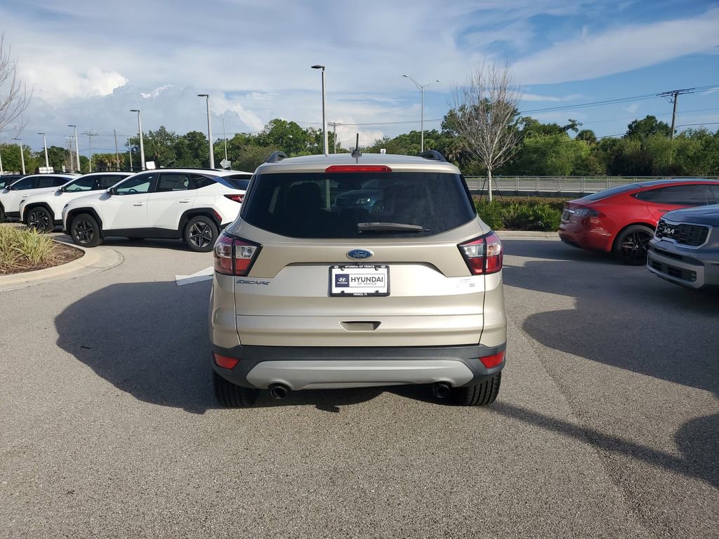 Used 2018 Ford Escape SE image 6