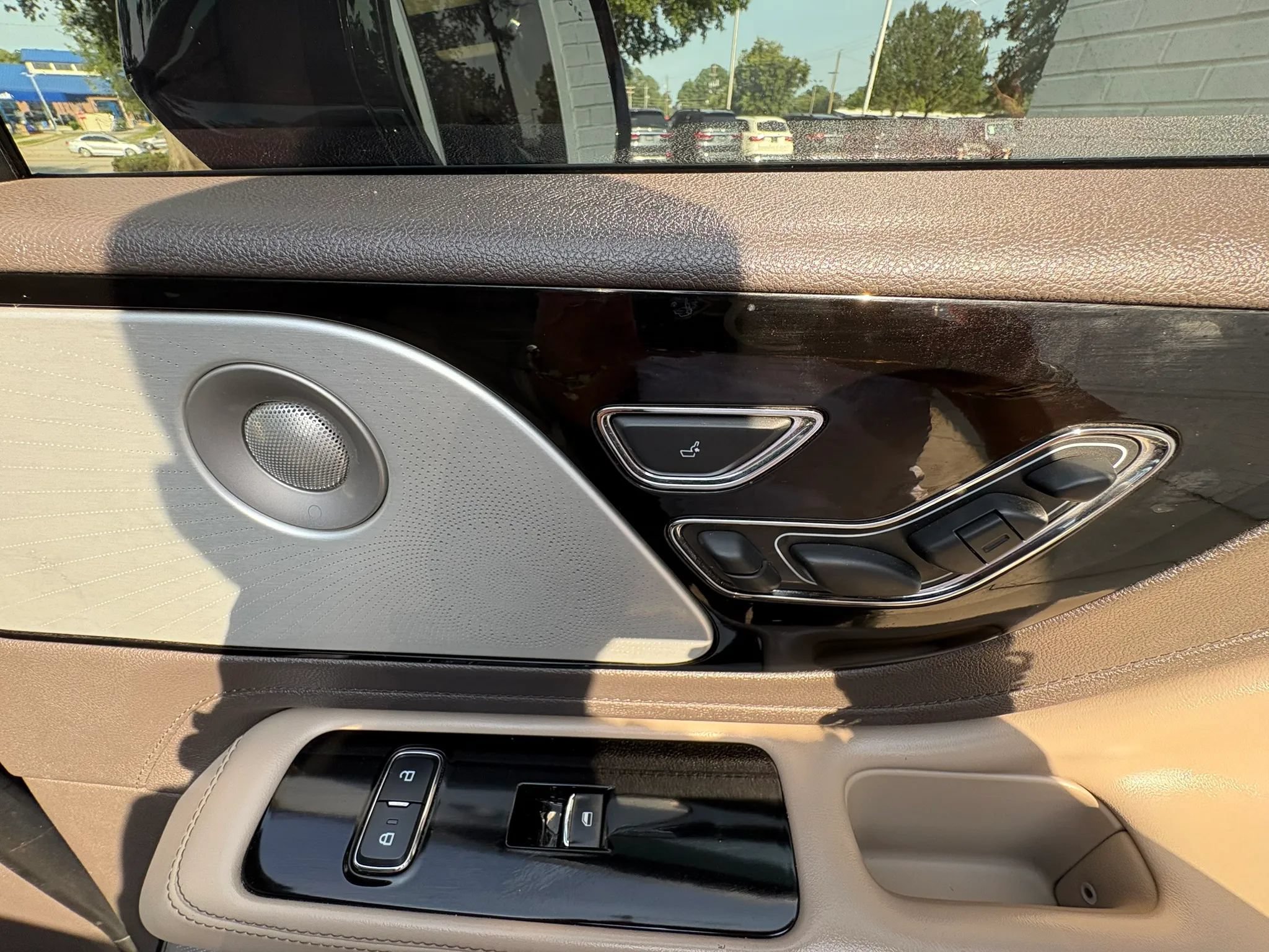 Used 2020 Lincoln Aviator Reserve w/ Equipment Group 202A AWD/4WD image 14