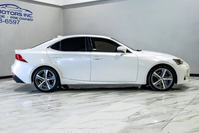 Used 2017 Lexus IS 200t w/ Premium Package RWD image 9