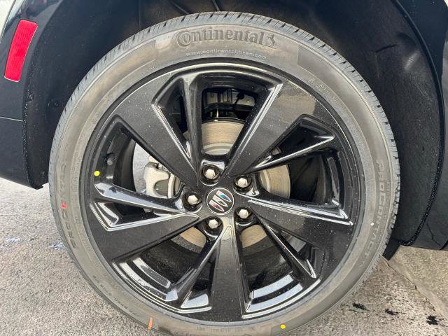 New 2025 Buick Envision Sport Touring image 3