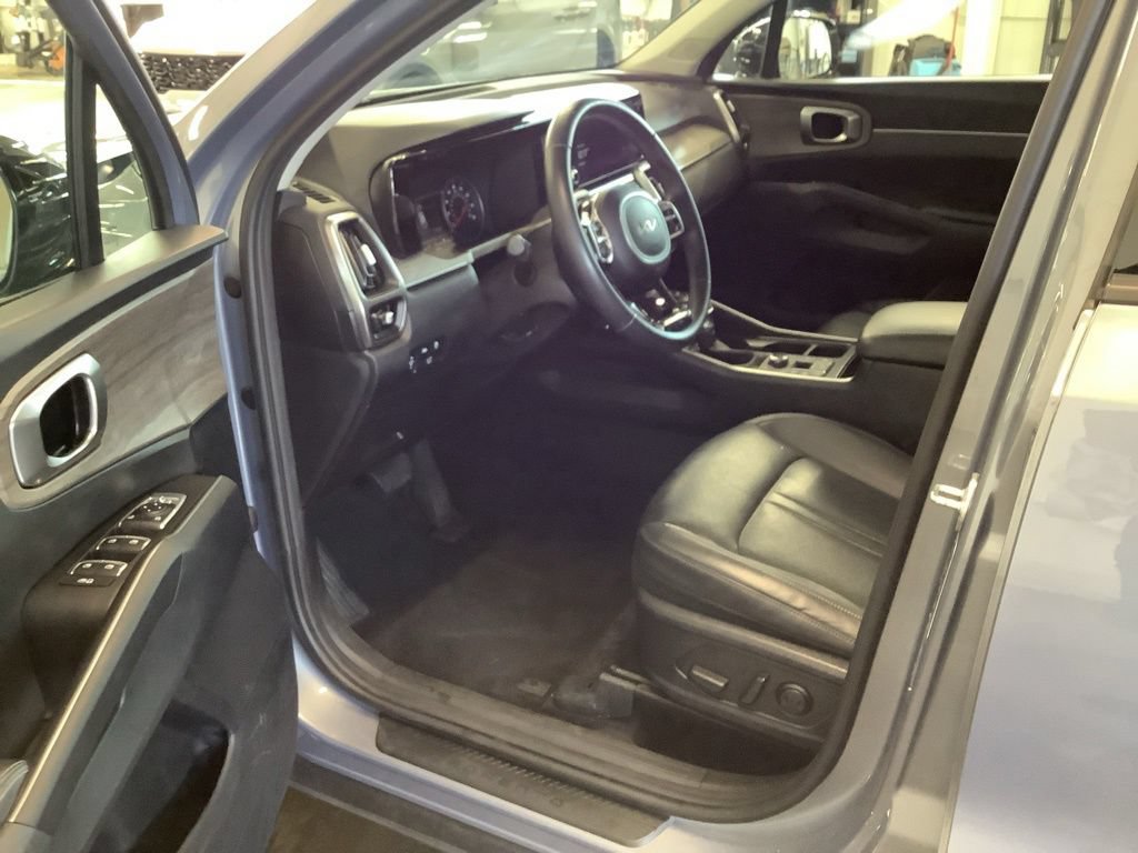 Certified 2023 Kia Sorento X-Line EX AWD/4WD image 18