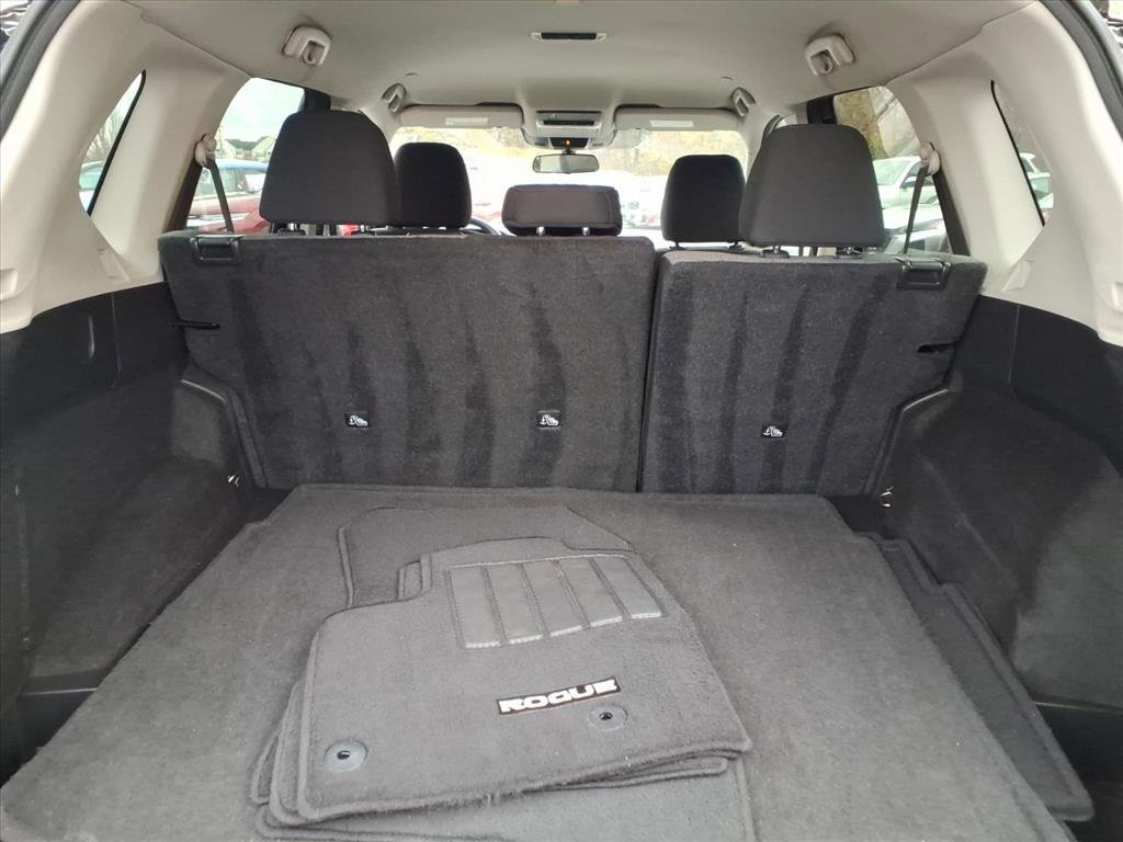 Used 2023 Nissan Rogue SV image 21