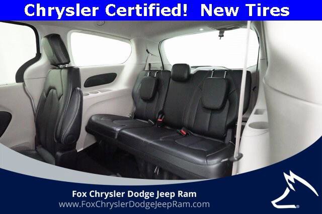 Certified 2024 Chrysler Pacifica Touring-L image 16