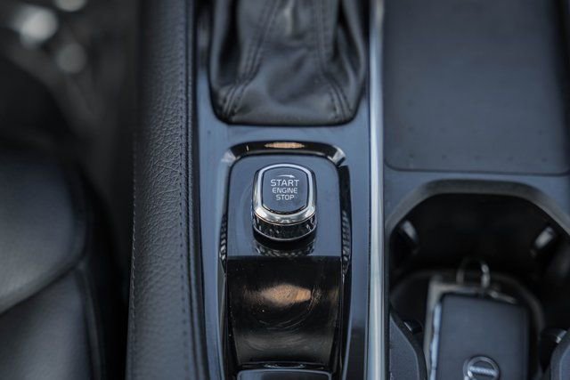 Used 2022 Volvo XC90 T5 Momentum w/ Advanced Package image 25