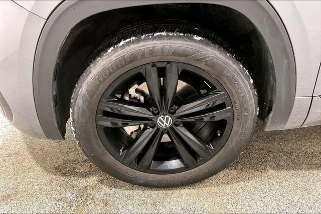 Used 2023 Volkswagen Atlas SEL R-Line image 35
