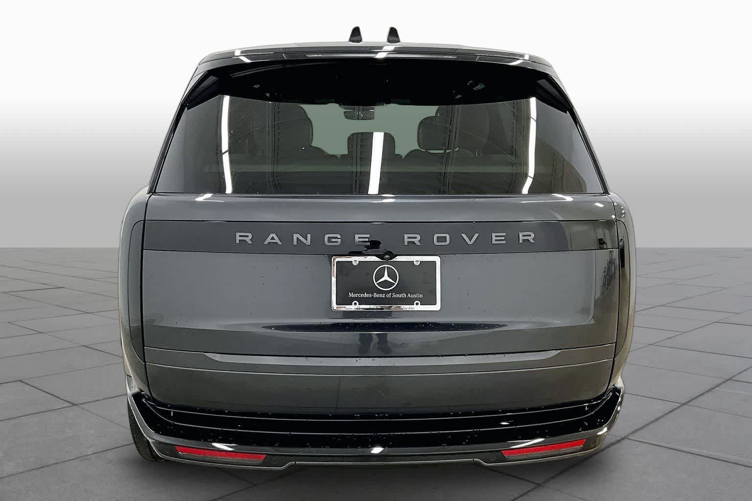 Used 2025 Land Rover Range Rover SE AWD/4WD image 5