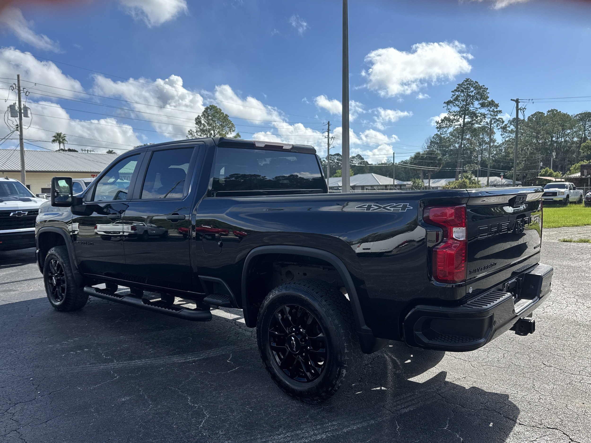 Used 2025 Chevrolet Silverado 2500 Custom w/ Custom Value Package AWD/4WD image 7
