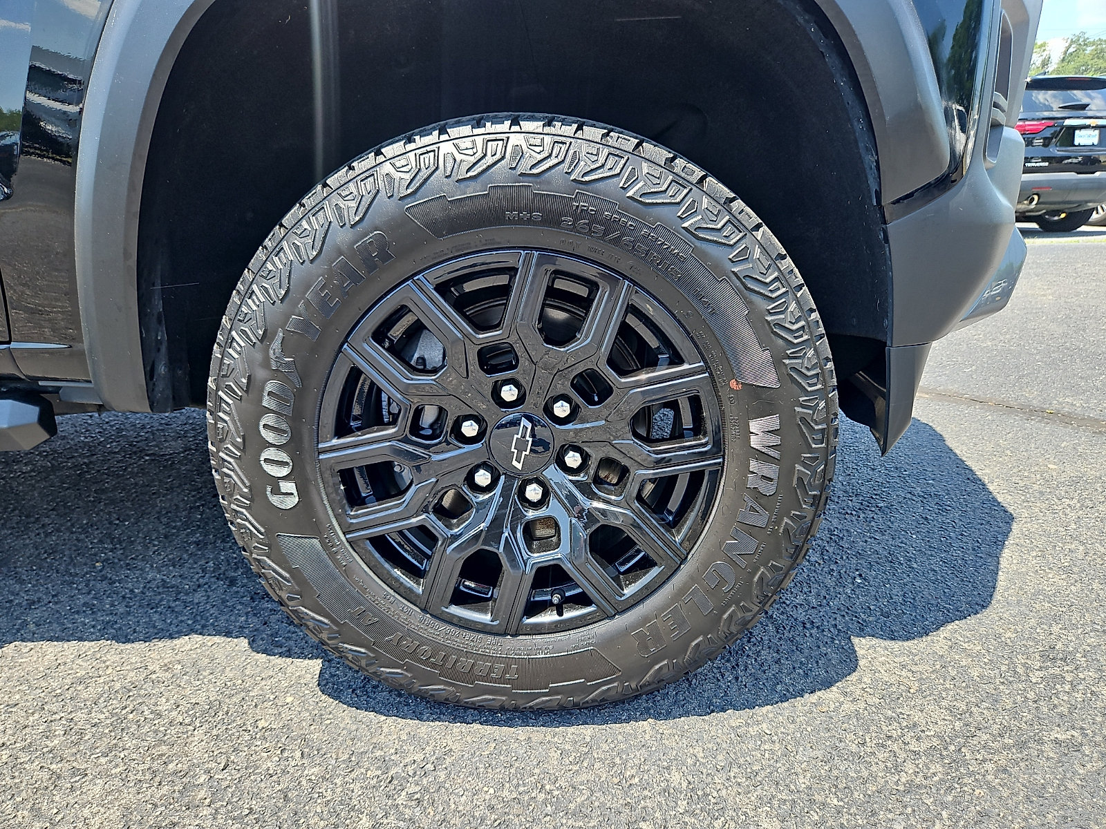 Used 2024 Chevrolet Colorado Trail Boss AWD/4WD image 9