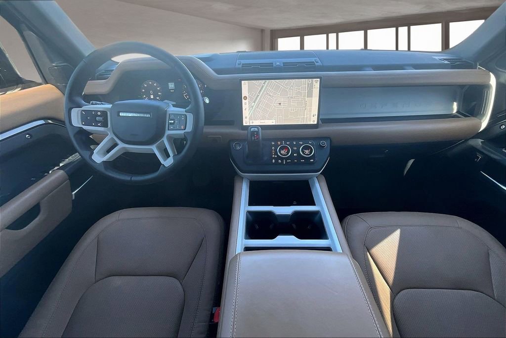 Used 2025 Land Rover Defender 110 X-Dynamic SE image 15