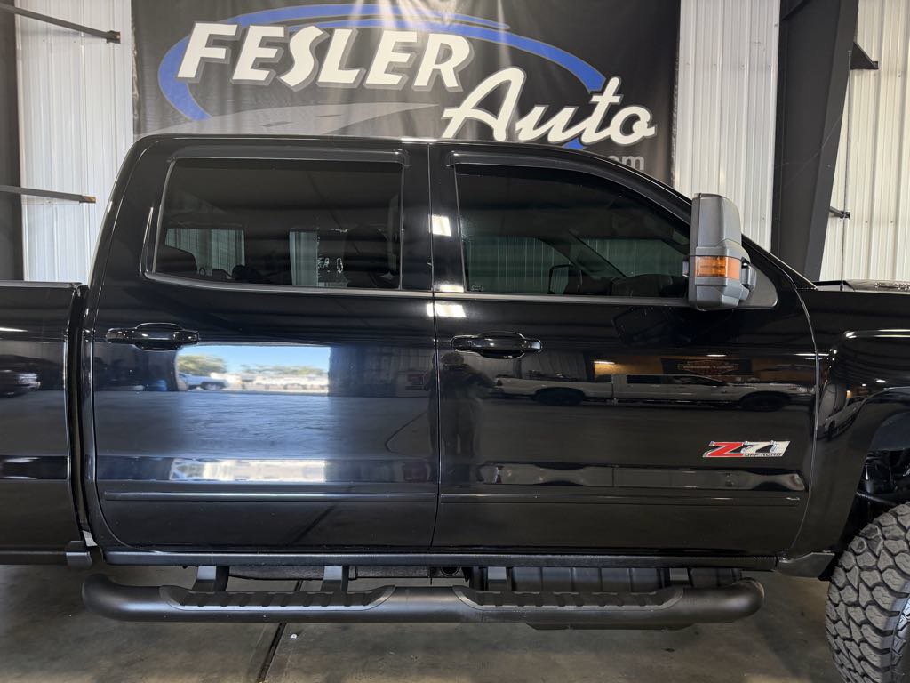 Used 2019 Chevrolet Silverado 2500 LTZ w/ Midnight Edition AWD/4WD image 16