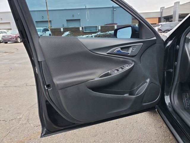 Used 2022 Chevrolet Malibu LT image 9