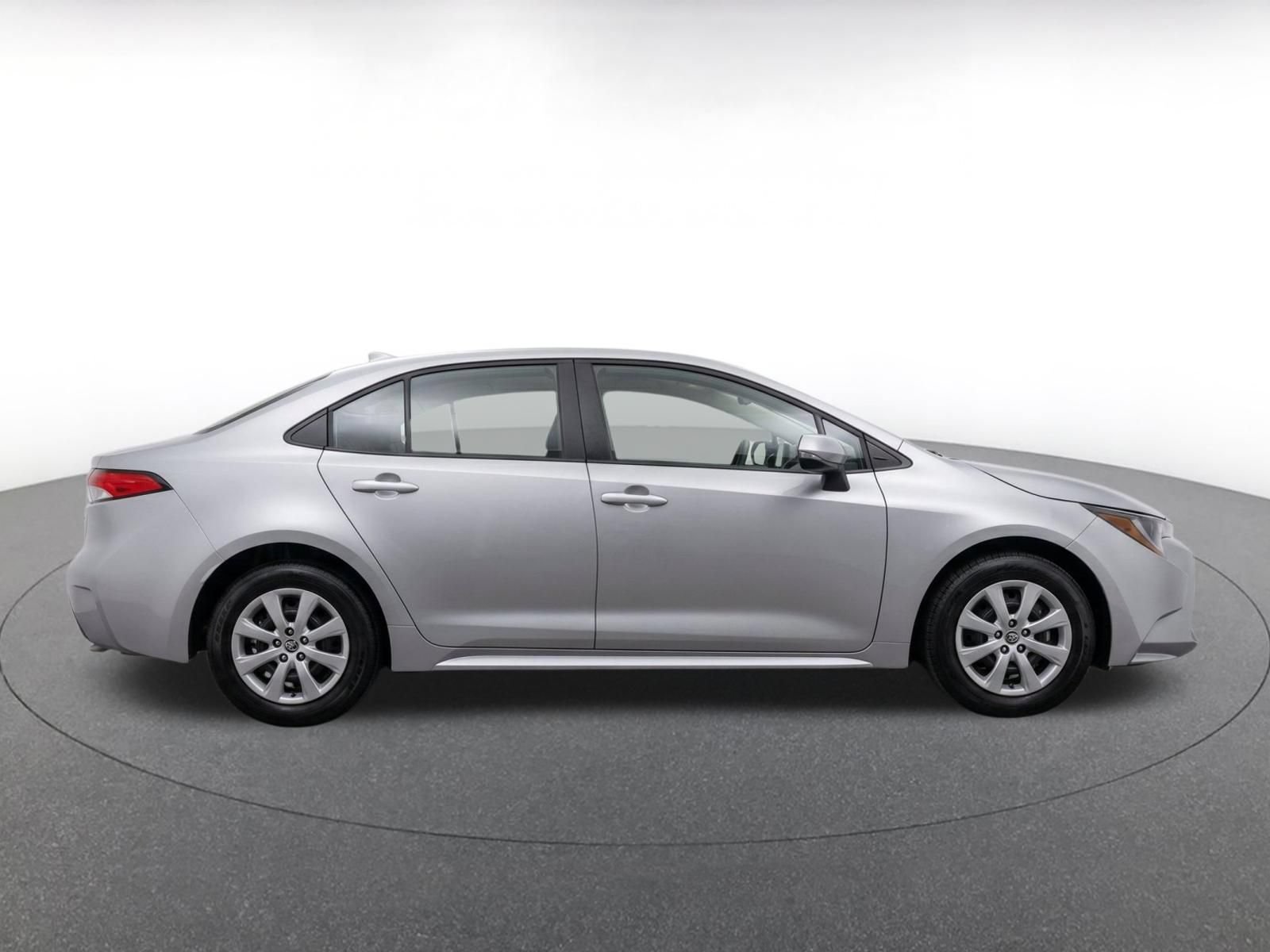 Used 2025 Toyota Corolla LE FWD image 10