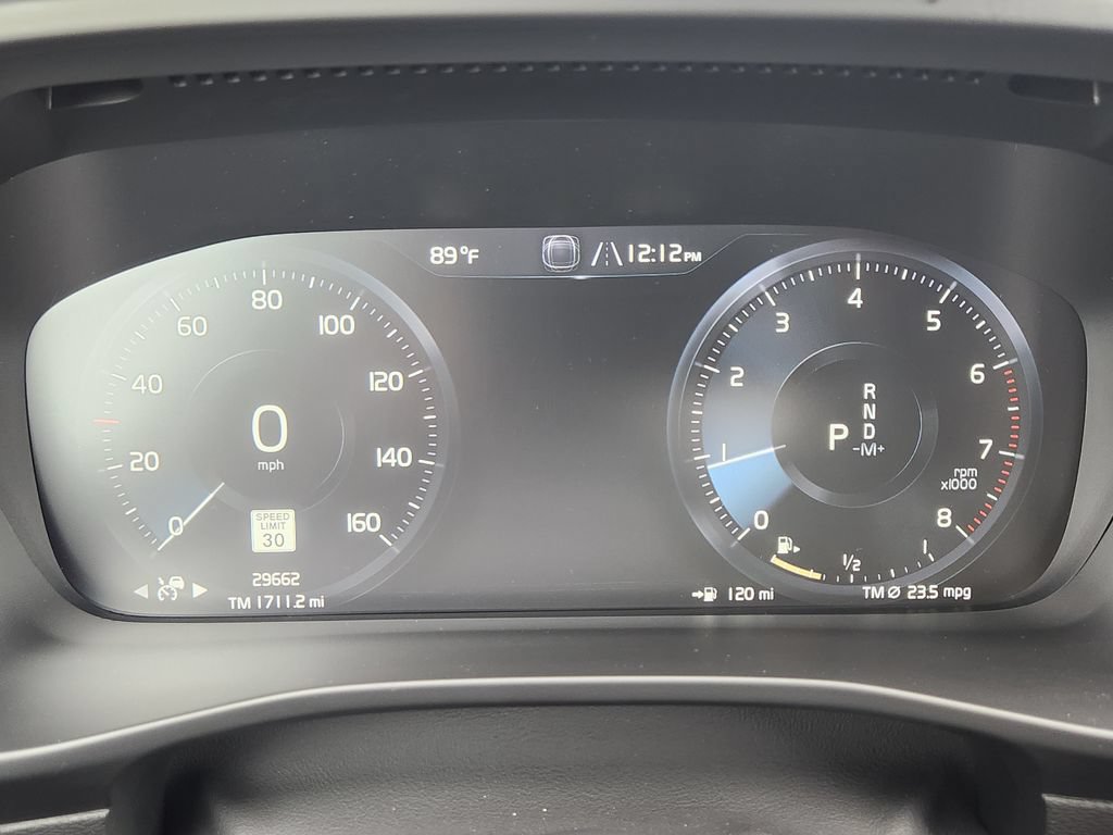 Used 2022 Volvo XC40 T5 R-Design AWD/4WD image 7