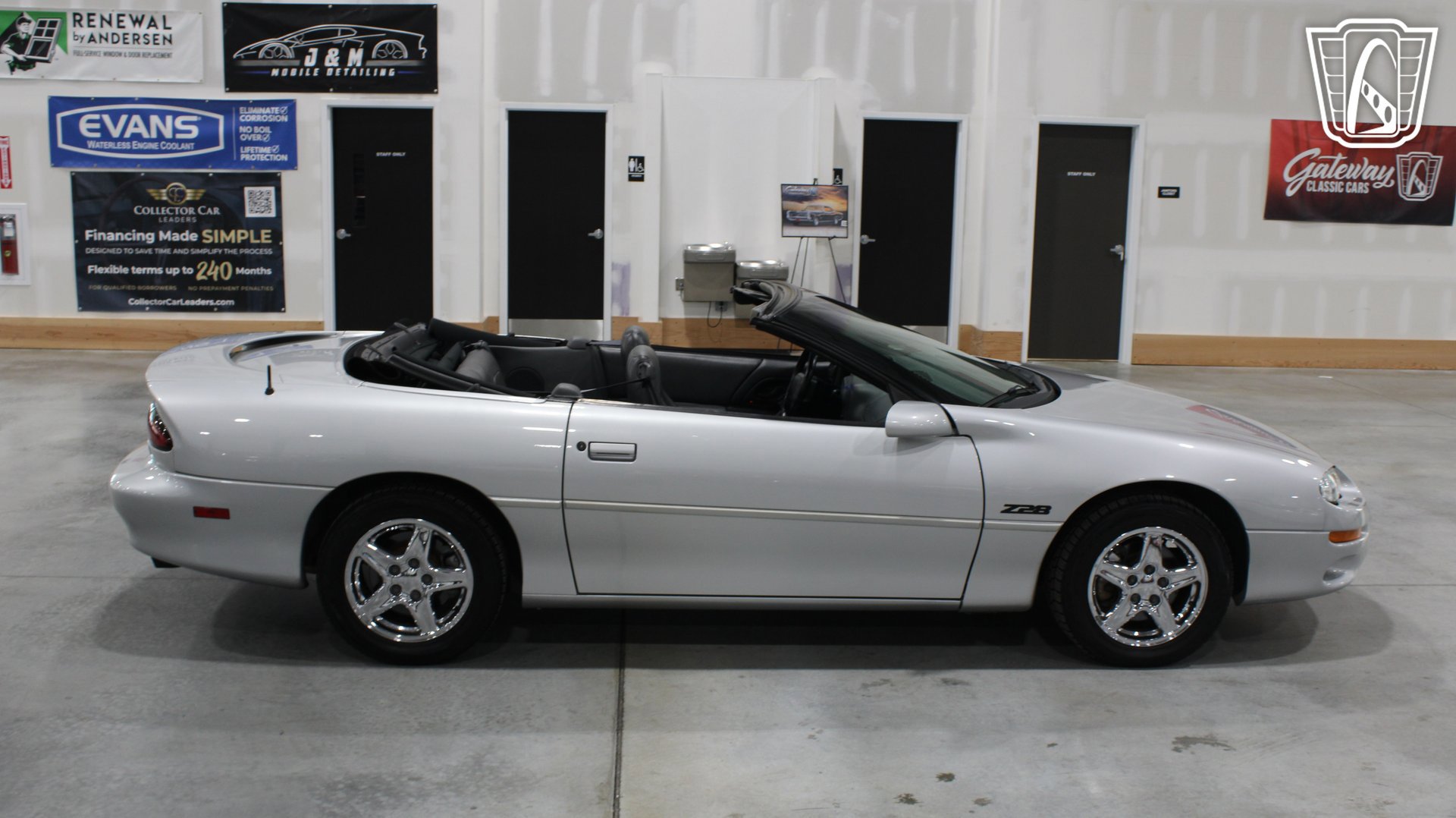 Used 1998 Chevrolet Camaro Z28 RWD image 14
