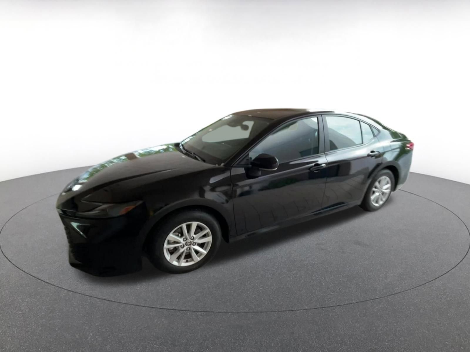 Used 2025 Toyota Camry LE image 7