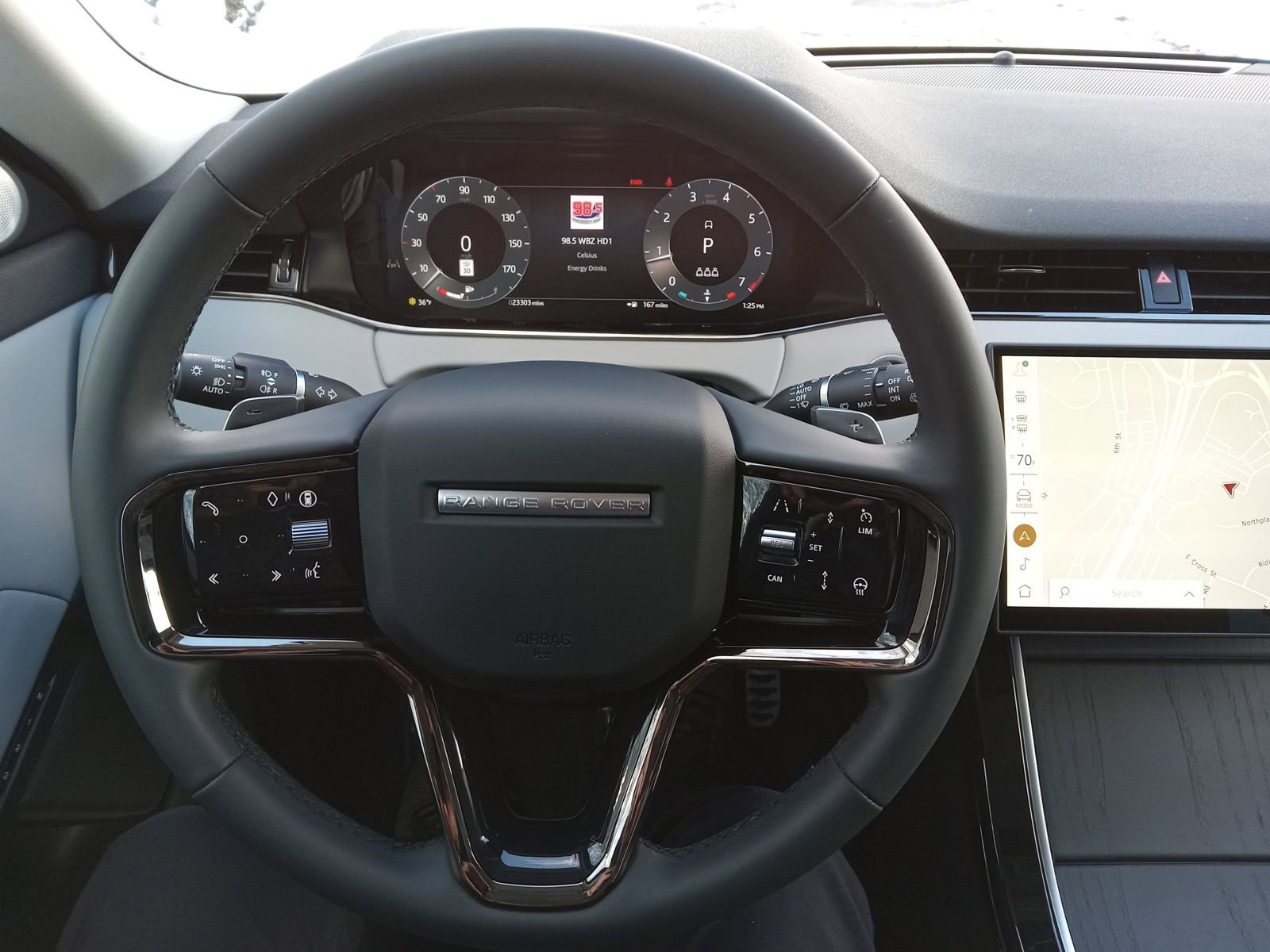 Used 2025 Land Rover Range Rover Evoque Dynamic SE AWD/4WD image 12