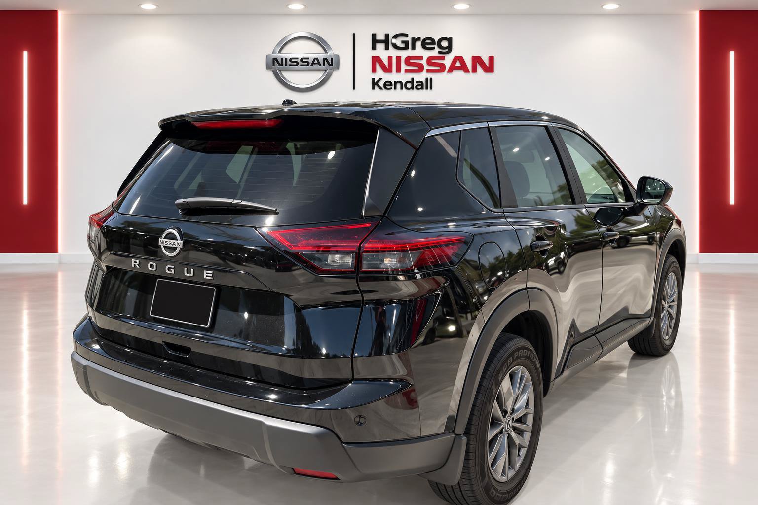 Used 2024 Nissan Rogue S FWD image 4