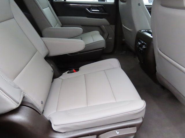 New 2026 GMC Yukon XL Elevation w/ Elevation Premium Package AWD/4WD image 13