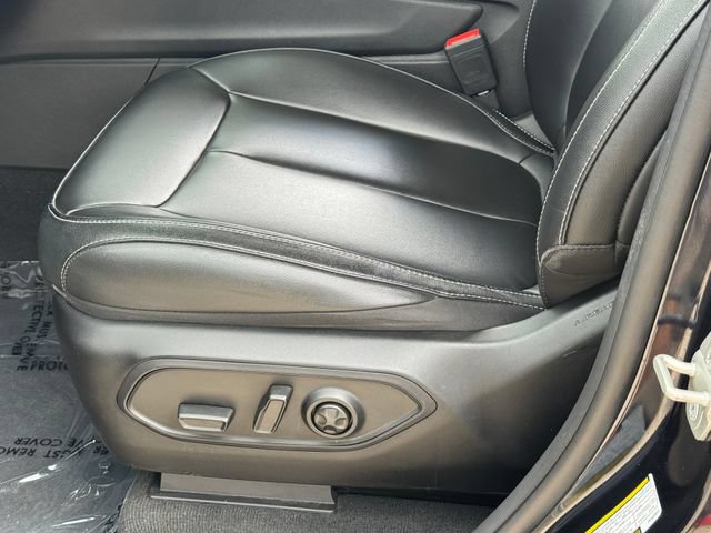 Used 2023 Jeep Grand Cherokee 4WD 4xe image 15