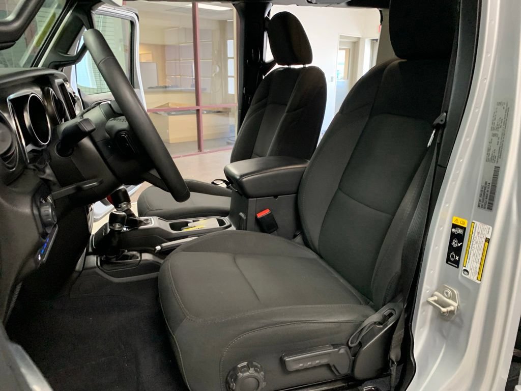 Certified 2023 Jeep Wrangler Unlimited w/ Sun & Screen Package AWD/4WD image 9