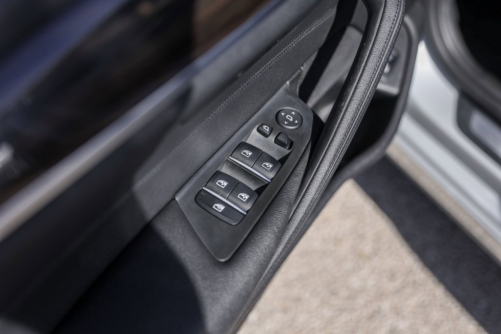 Used 2019 BMW 530i w/ Convenience Package image 25