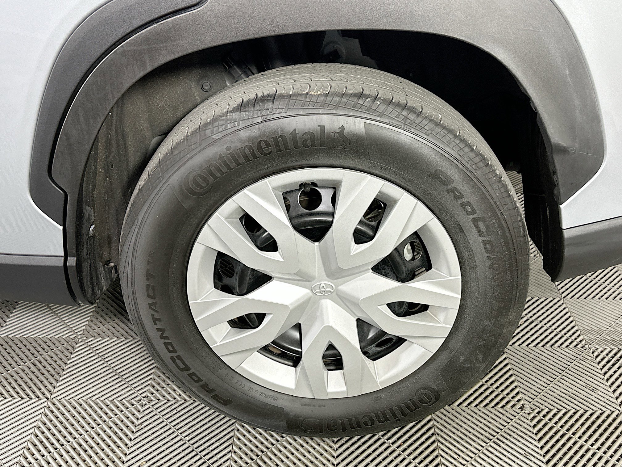 Used 2024 Toyota Corolla Cross L image 11